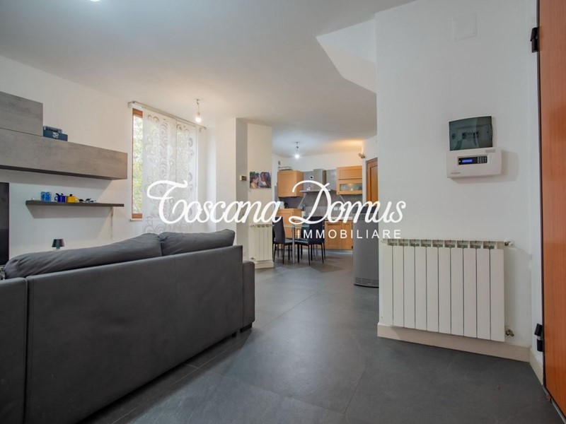 Casa Indipendente in Vendita a Siena, zona San Rocco a Pilli, 350'000€, 130 m², arredato, con Box