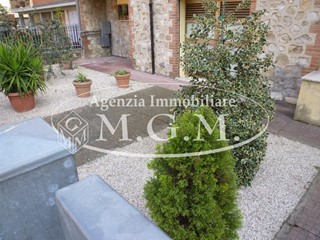 Quadrilocale in Vendita a Pontedera, 128'000€, 90 m², con Box