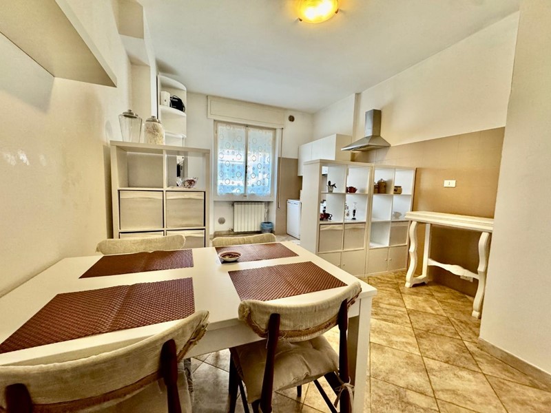 Quadrilocale in Vendita a Massa, 250'000€, 100 m², arredato