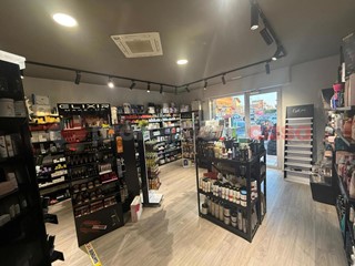 Attività commerciale in Vendita a Castel Gandolfo, 10'000&euro;, 50 m²