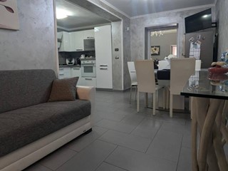 Quadrilocale in Vendita a Torre Annunziata, 90'000€, 100 m²