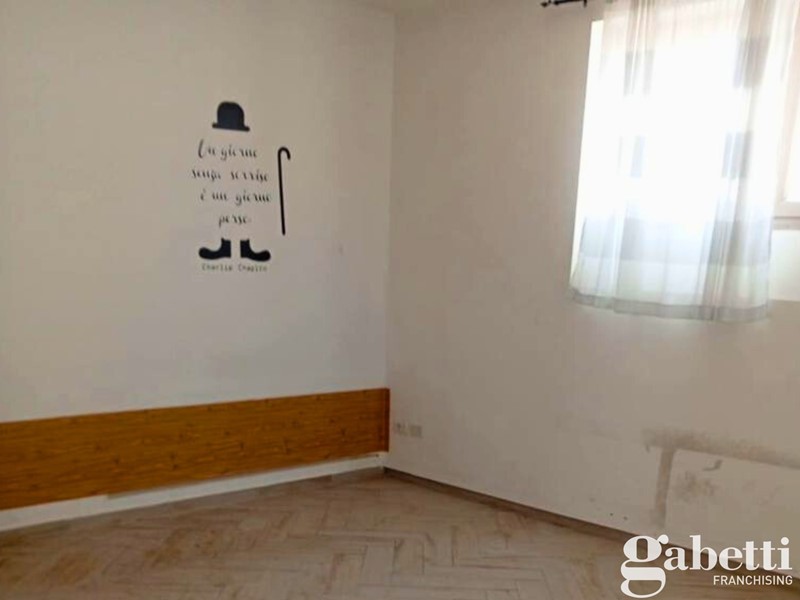 Ufficio in Vendita a Marigliano, 84'000€, 70 m²