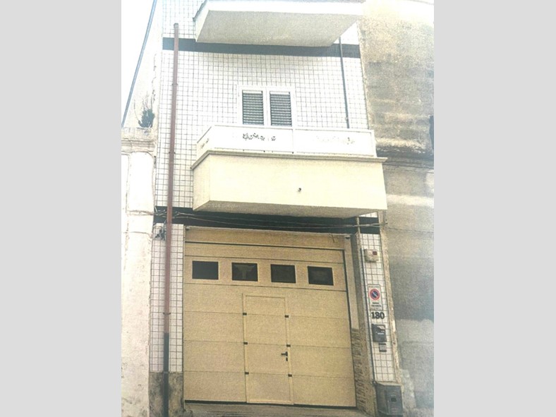 Casa Indipendente in Vendita a Pulsano, 145'000€, 152 m²