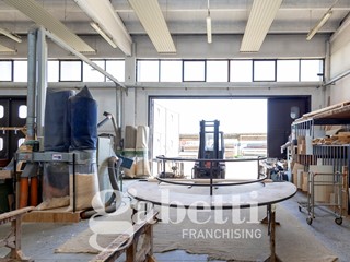 Capannone in Vendita a Asti, 1'250'000&euro;, 1000 m²