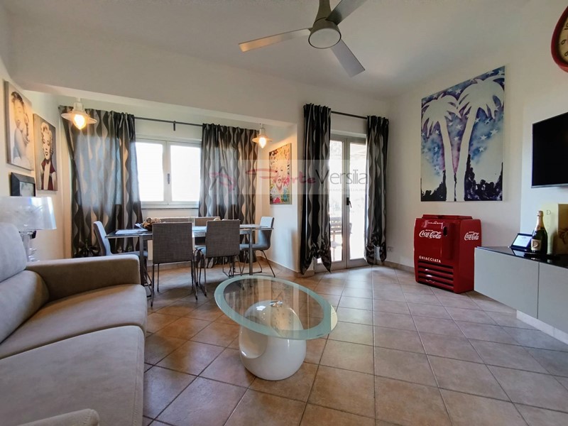 Trilocale in Vendita a Forte dei Marmi, zona Vittoria Apuana, 500'000€, 90 m², arredato