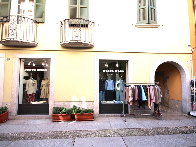 Immobile commerciale in Vendita a Cannobio, 55 m², arredato
