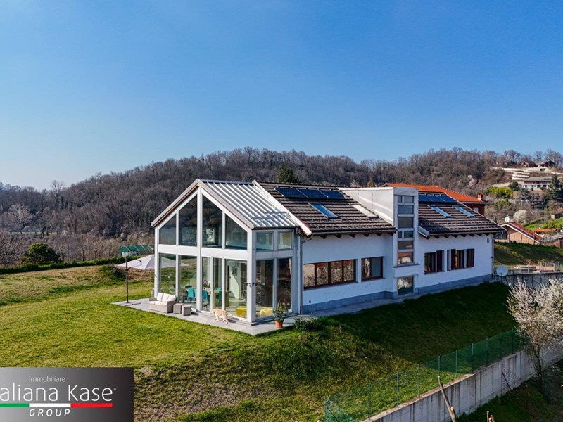 Villa in Vendita a Castiglione Torinese, zona Centro, 539'000€, 350 m²