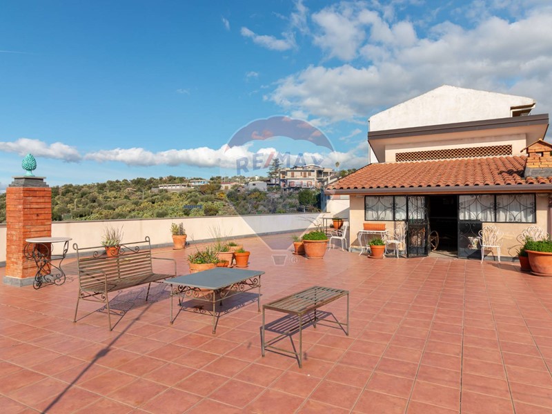 Casa Indipendente in Vendita a Santa Maria di Licodia, 220'000€, 615 m²