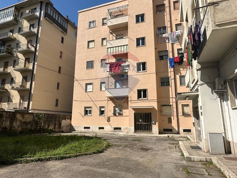 Trilocale in Vendita a Benevento, zona Ferrovia, 85'000€, 105 m²