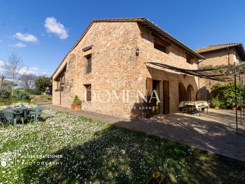 Casa Indipendente in Vendita a Sovicille, zona Carpineto, 750'000€, 170 m², arredato