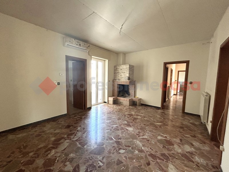 Casa Indipendente in Vendita a Poggiardo, 117'000€, 158 m²