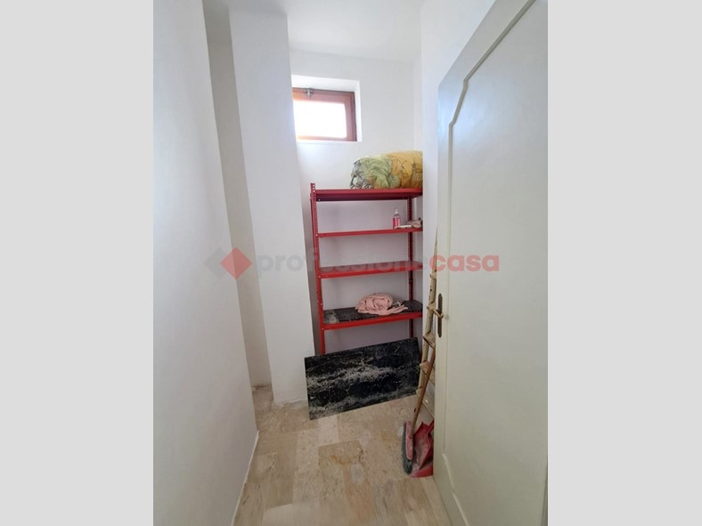 Appartamento in Vendita a Poggiardo, 85'000€, 149 m²
