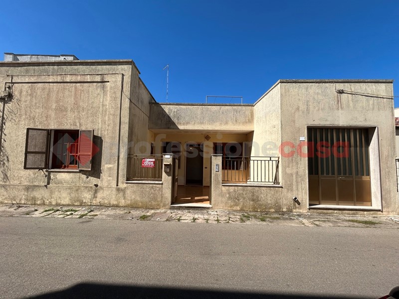 Casa Indipendente in Vendita a Santa Cesarea Terme, 118'000€, 172 m²