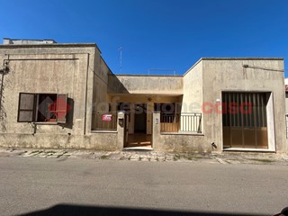 Casa Indipendente in Vendita a Santa Cesarea Terme, 118'000€, 172 m²