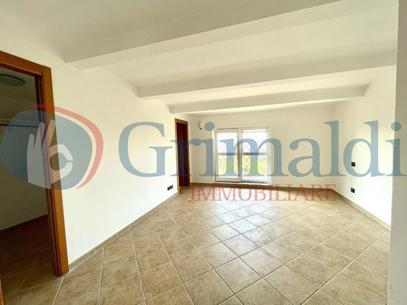 Villa bifamiliare in Affitto a Pozzuoli, 2'000€, 150 m², arredato