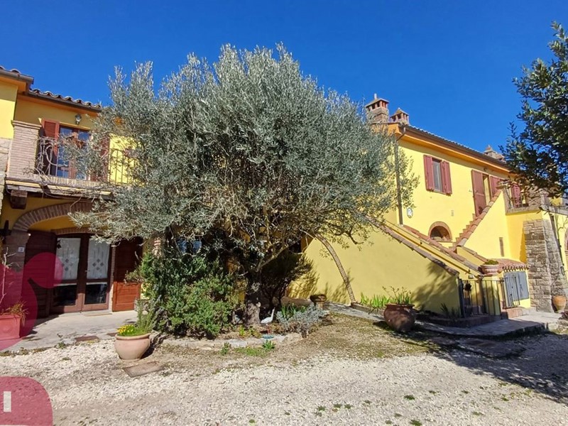 Appartamento in Vendita a Todi, 169'000€, 130 m², arredato