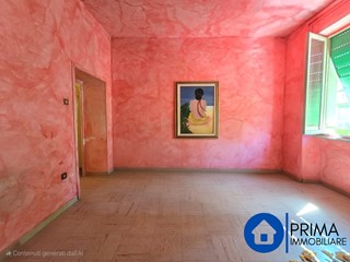 Trilocale in Vendita a Terni, 55'000€, 100 m²