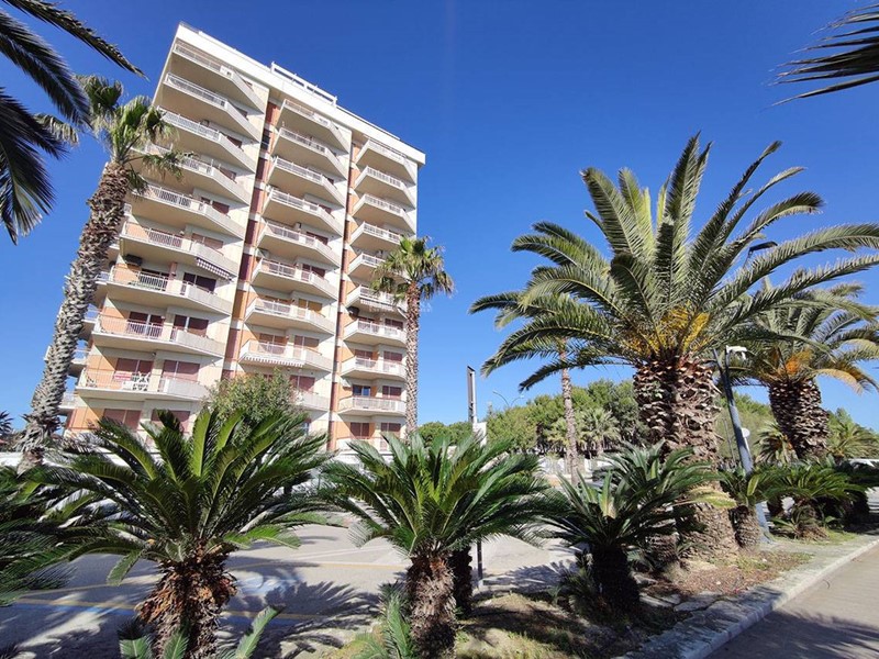Quadrilocale in Affitto a San Benedetto del Tronto, zona PORTO D'ASCOLI (lungomare), 500€, 80 m², arredato