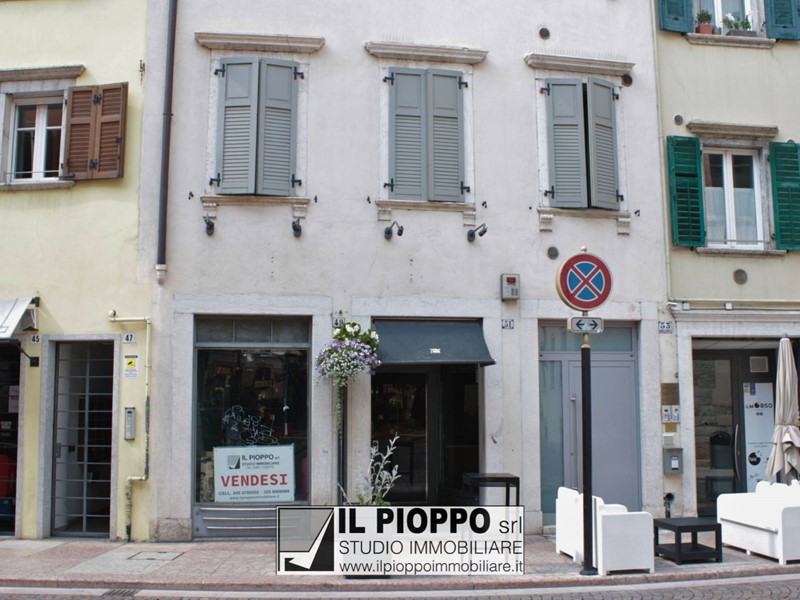 Immobile commerciale in Vendita a Trento, 549'000€, 179 m²