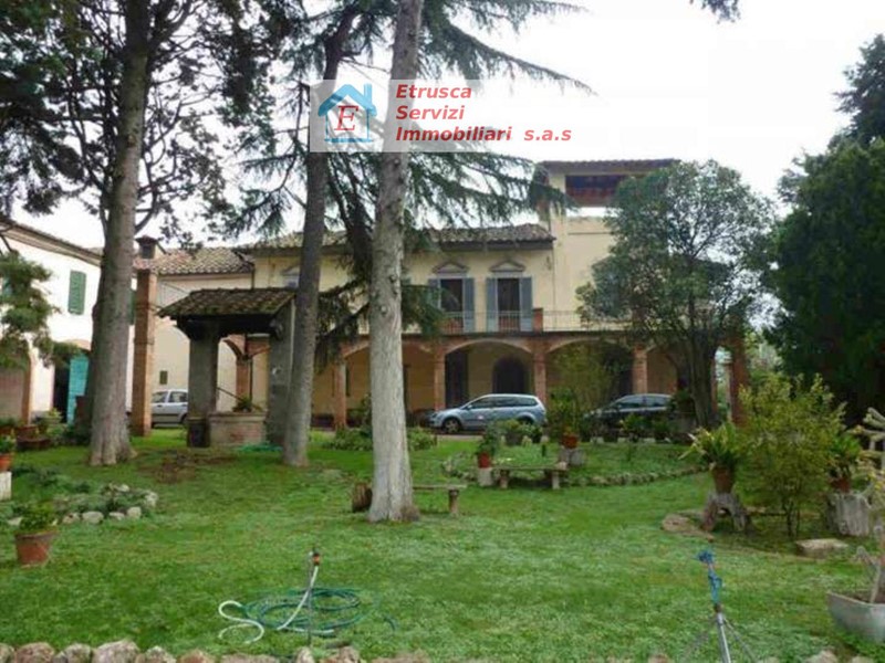 Villa in Vendita a Siena, 1'100'000€, 800 m²