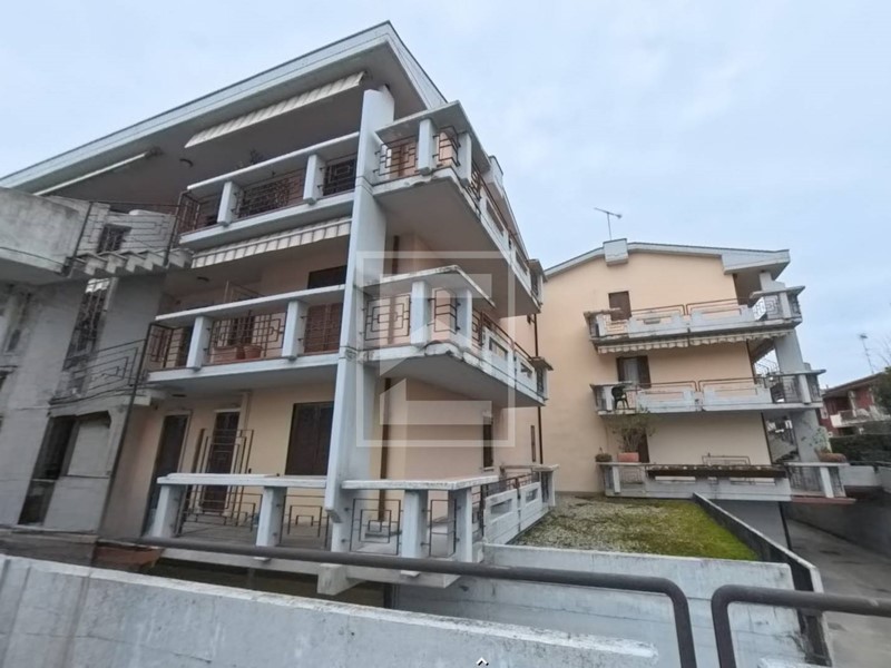 Bilocale in Vendita a Desenzano del Garda, 143'008€, 61 m²