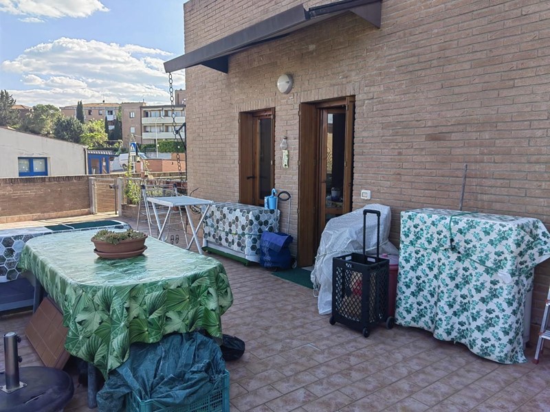 Quadrilocale in Vendita a Castelnuovo Berardenga, zona Quercegrossa, 195'000€, 80 m², arredato