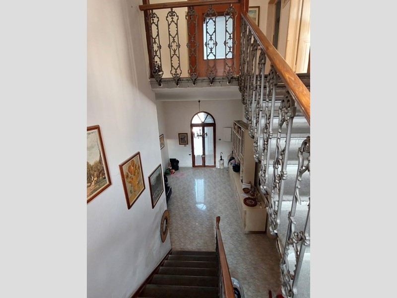 Villetta a schiera in Vendita a Vinci, zona Sovigliana, 380'000€, 260 m², arredato