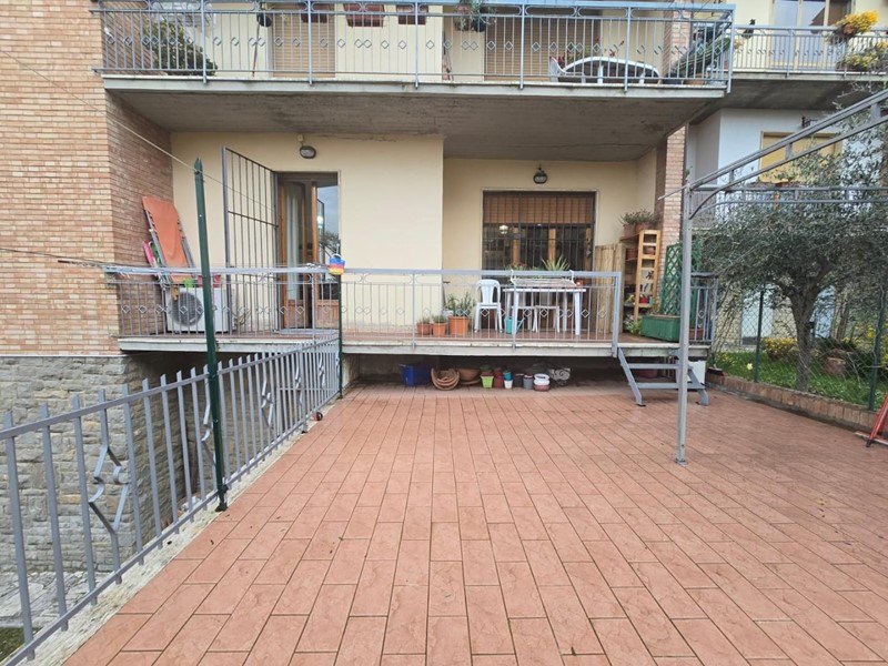 Appartamento in Vendita a Siena, 350'000€, 141 m², con Box