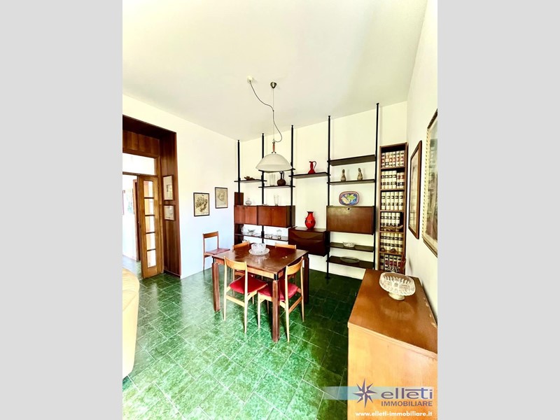 Villa in Vendita a Carrara, zona Marina di Carrara, 500'000€, 135 m², arredato