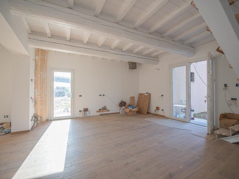 Villetta a schiera in Vendita a Cascina, zona San Giorgio, 360'000€, 130 m²