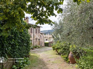 Casale in Vendita a San Gimignano, 1'790'000€, 400 m², arredato