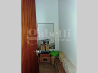 Appartamento in Vendita a Luzzi, 60'000€, 130 m²