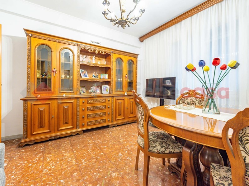 Bilocale in Vendita a Roma, 145'000€, 71 m², arredato