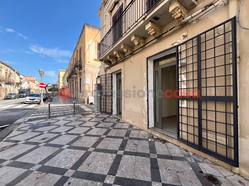 Negozio in Vendita a Milazzo, 95'000€, 55 m²