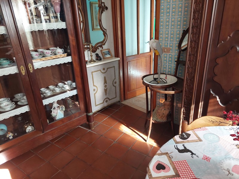 Villa in Vendita a Sanremo, 280'000€, 283 m²