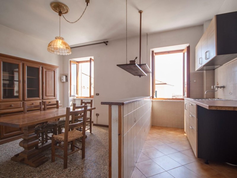 Appartamento in Vendita a Massa, zona Mirteto, 145'000€, 110 m²