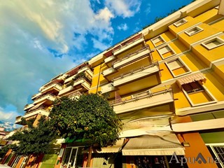 Quadrilocale in Vendita a Massa, 285'000&euro;, 100 m², con Box