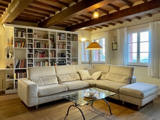 Appartamento in Vendita a Montopoli in Val d'Arno, 380'000€, 230 m²