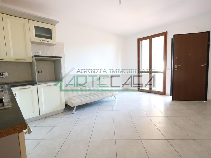 Trilocale in Vendita a Santa Maria a Monte, zona Melone, 125'000€, 70 m², arredato, con Box