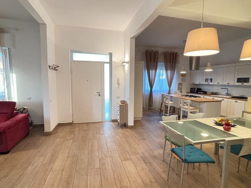 Villa bifamiliare in Vendita a Cascina, zona San Frediano a Settimo, 305'000€, 130 m², arredato