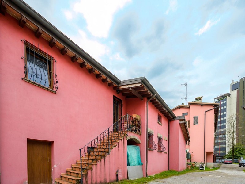 Casa Indipendente in Vendita a Modena, 360'000€, 160 m²