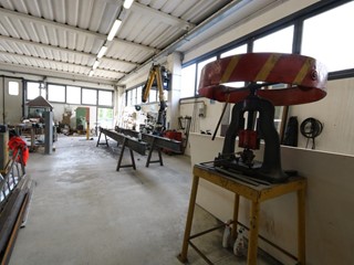 Capannone in Vendita a Calcinaia, 157'000€, 220 m²