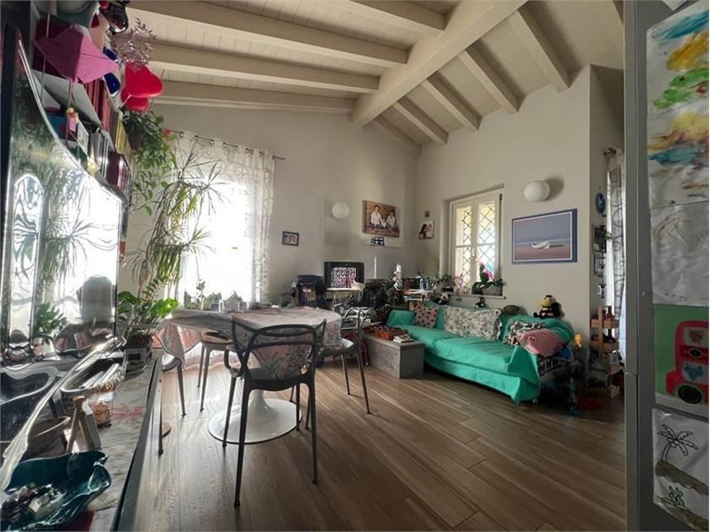 Trilocale in Vendita a Carrara, zona Marina di Carrara, 285'000€, 80 m², arredato