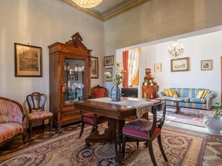 Appartamento in Vendita a Pisa, 490'000€, 300 m², con Box