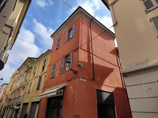 Appartamento in Vendita a Piacenza, 370'000€, 479 m²