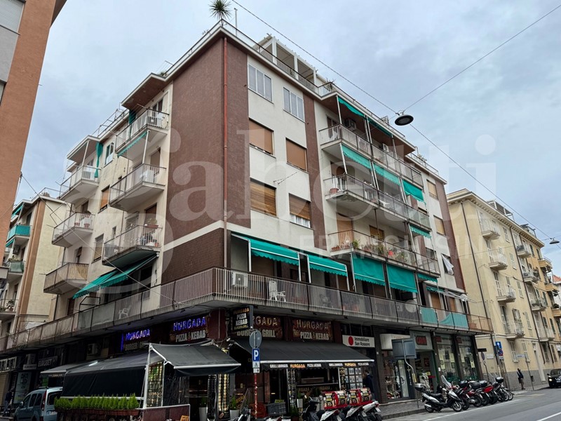 Trilocale in Vendita a Alassio, 309'000€, 75 m², arredato