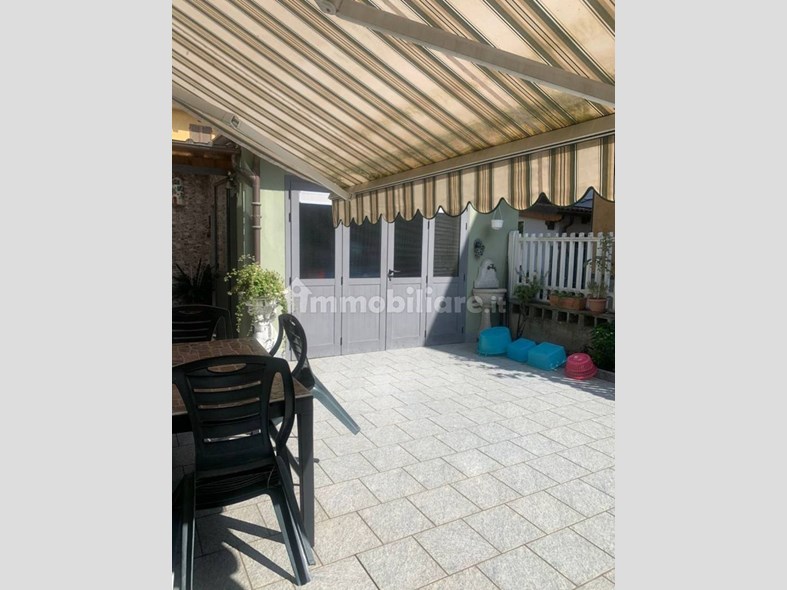 Casa Indipendente in Vendita a Chivasso, zona Centro, 210'000€, 130 m²