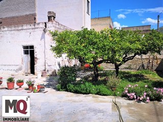 Casa Indipendente in Vendita a Mondragone, 70'000€, 75 m²