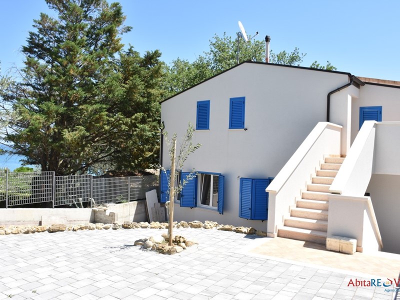 Villa in Affitto a Vasto, 210 m²