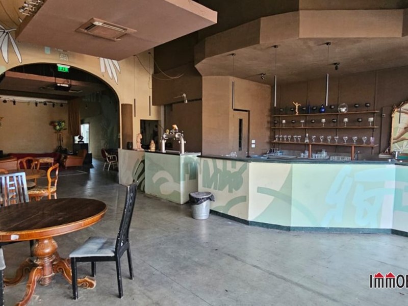 Capannone in Vendita a Colle di Val D'Elsa, 170'000&euro;, 245 m²